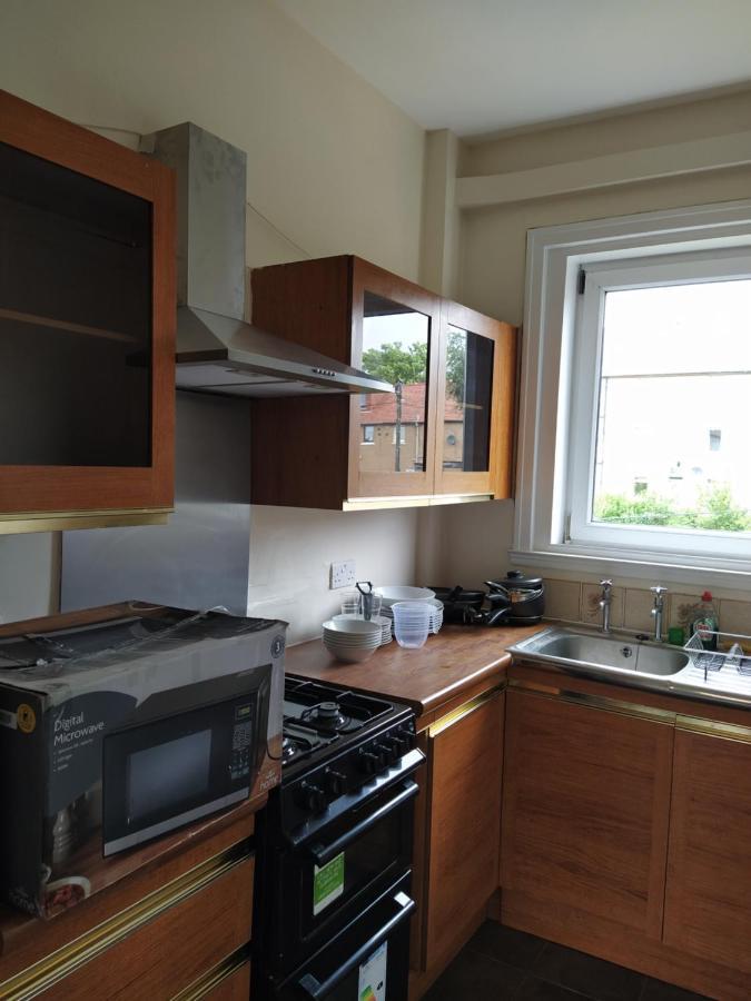 Self Catering 2 Bedroom Flat * EDI
